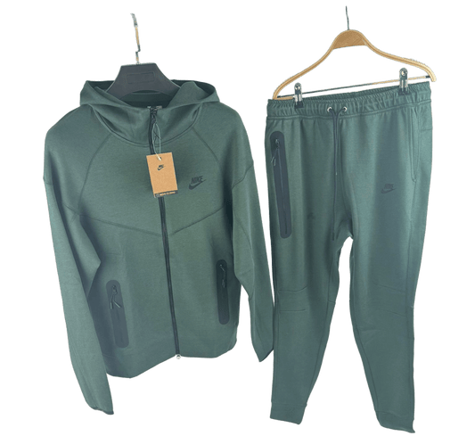 CHANDAL NIKE TECH
