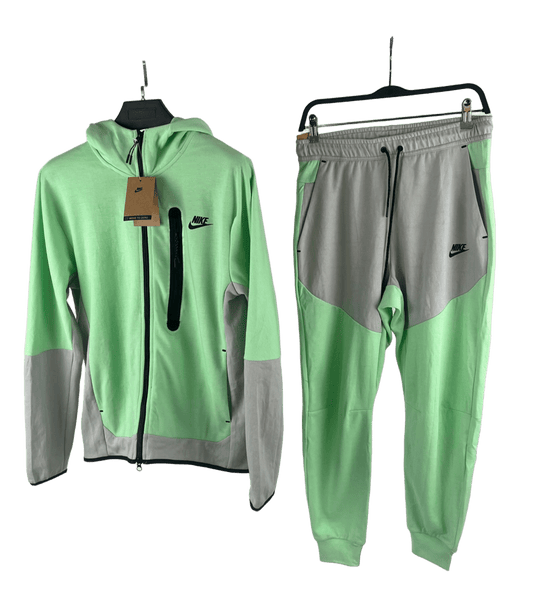 CHANDAL NIKE TECH