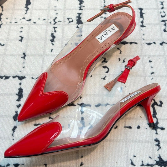 Zapatos de tacón de 50 mm con correa trasera Alaia Heart en piel de oveja roja 810206