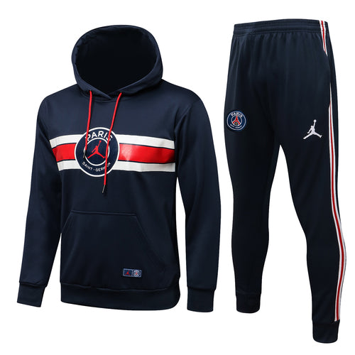 CHANDAL CON CAPUCHA