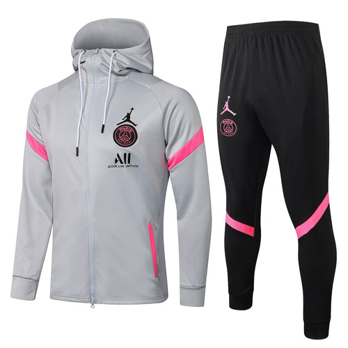 CHANDAL CON CAPUCHA