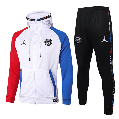 CHANDAL CON CAPUCHA