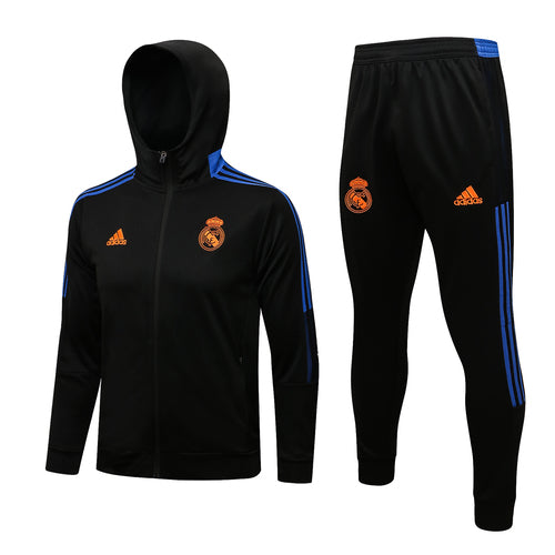 CHANDAL CON CAPUCHA